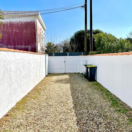 Βίλα Teiva - 200m De La *